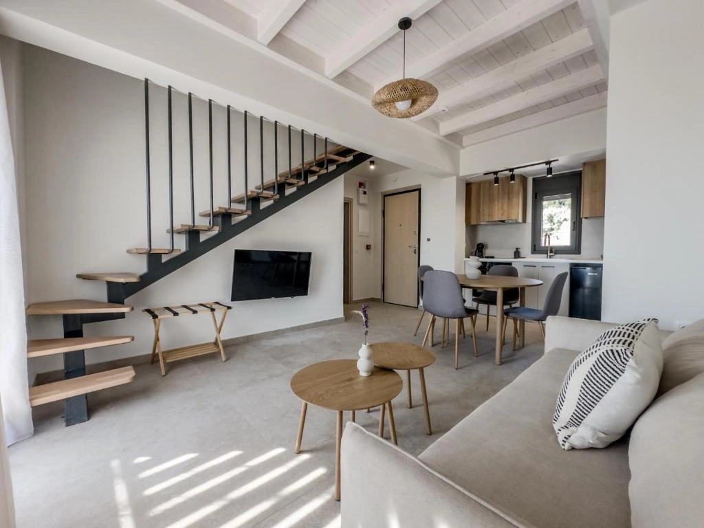 Suite 7 - Gallery 10